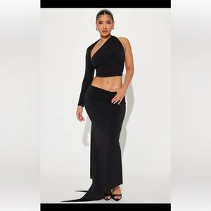 Black Skirt Set - Black . Size Small